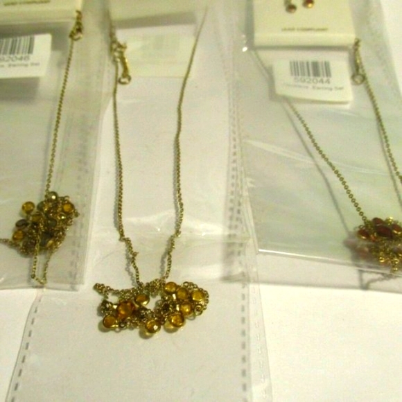 Jewelry Lot of 3 Delicate Glass Crystal Y- Necklace & Earring Set - Picture 12 of 12